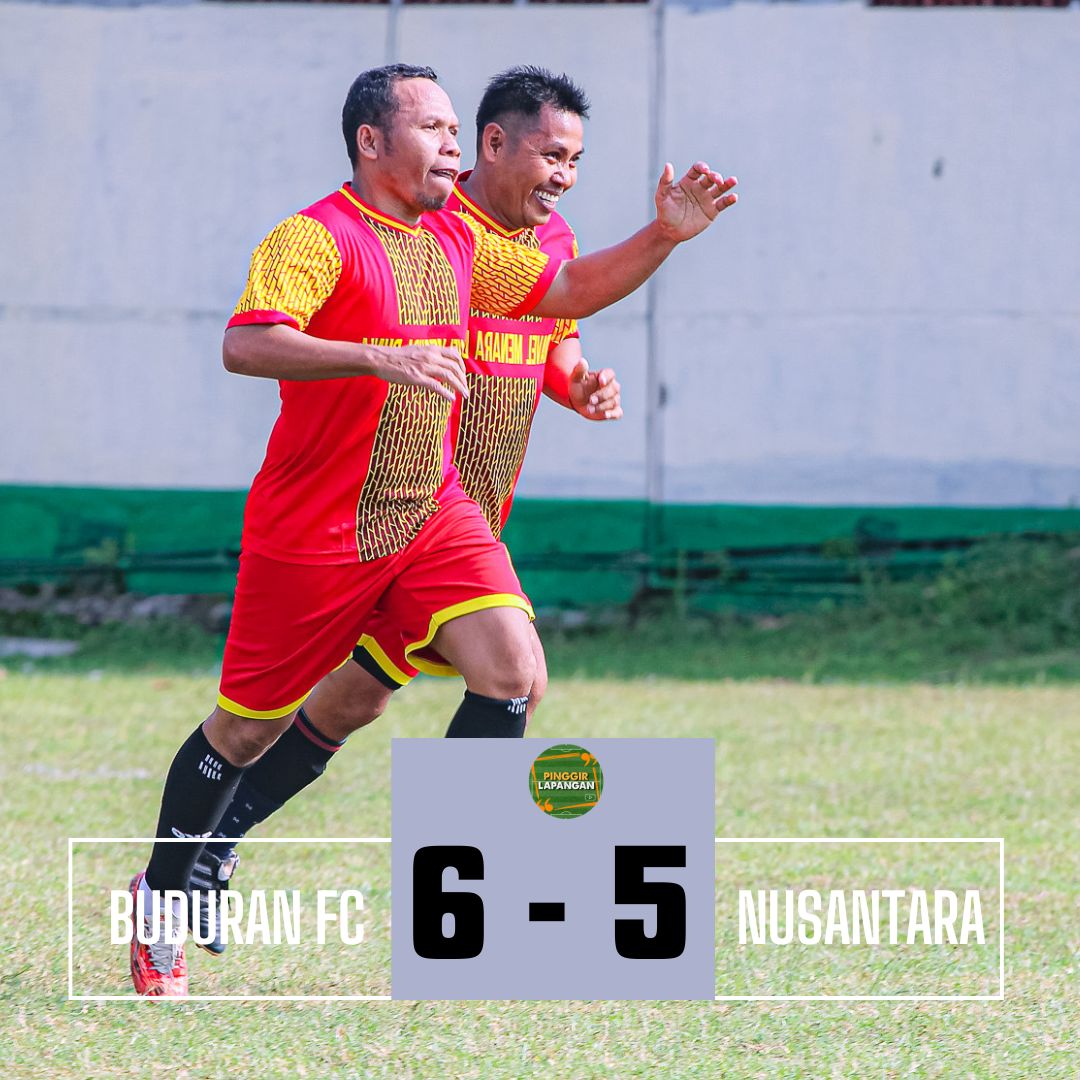 Selebrasi Aman (kiri) usai mencetak gol ke gawang Nusantara FC Surabaya di Pesawad Cup U50 Sabtu (19/7/2025).
