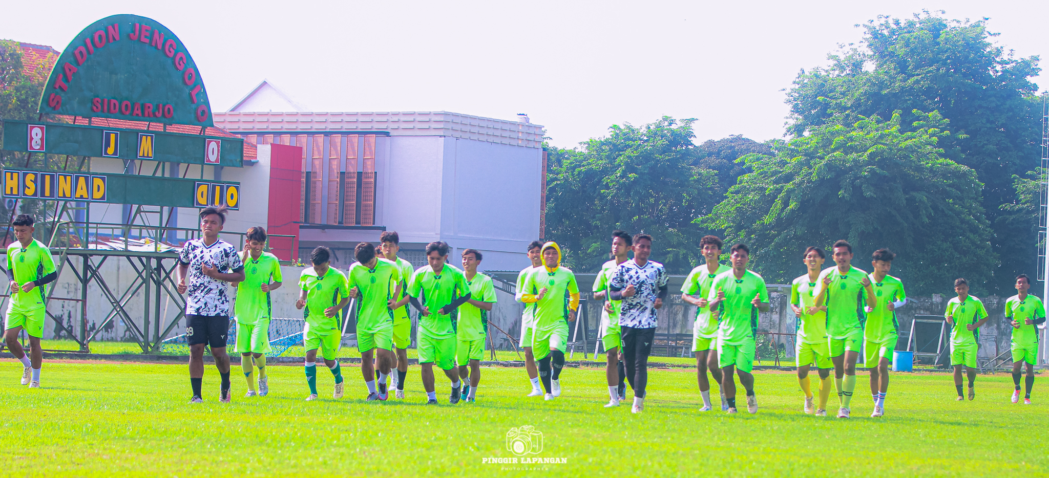Para pemain Persida saat berlatih di Stadion Jenggolo, Sidoarjo, pada Sabtu pagi (3/1/2026).